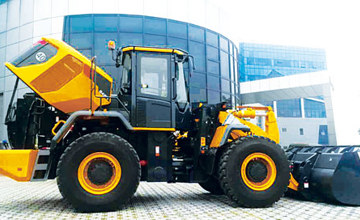 贊！CLG848H-4F輪式裝載機順利通過自治區(qū)工信廳驗收