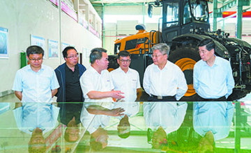 民建中央副主席孫東生一行到農機公司開展調研