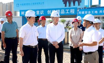 自治區(qū)政協(xié)副主席何辛幸到柳工智能國(guó)際工業(yè)園調(diào)研