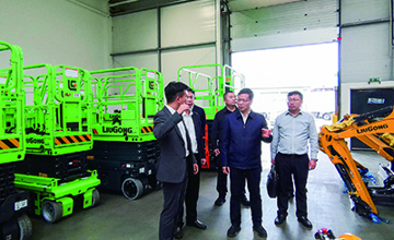 自治區(qū)副主席、柳州市委書記譚丕創(chuàng)走訪柳工英國公司