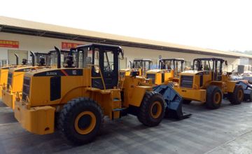 公司成功拿下中老鐵路某標段土方施工設備訂單：中老鐵路施工忙　柳工產品賣得俏