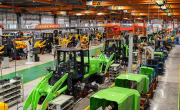 柳工裝載機(jī)智能工廠獲評(píng)2025年度國(guó)家級(jí)綠色工廠